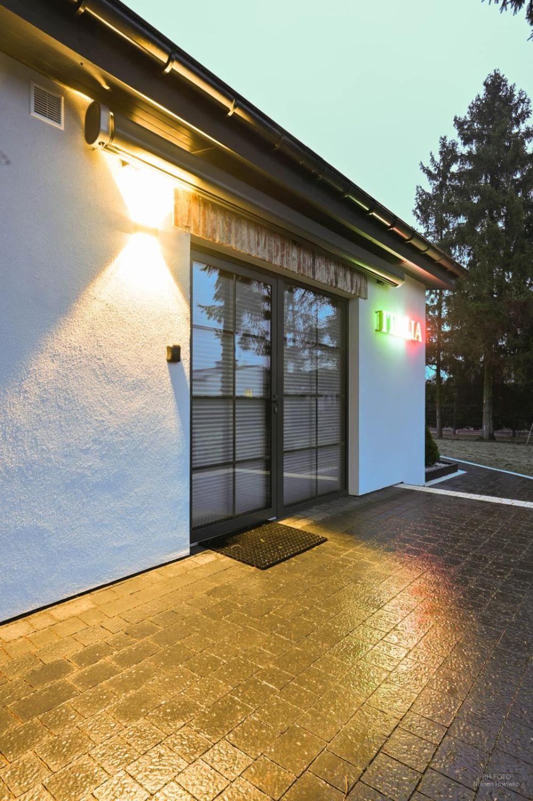 Aparthotel Mamma Mia - Oświęcim Exteriör bild