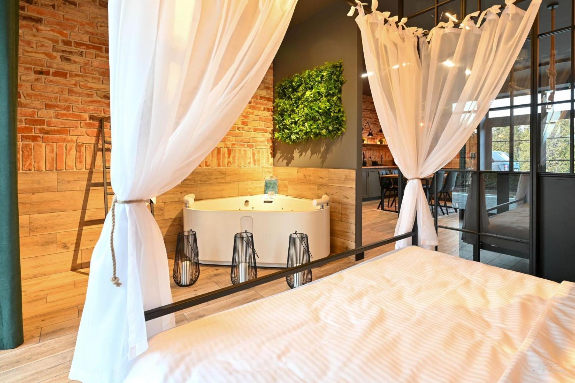Aparthotel Mamma Mia - Oświęcim Exteriör bild